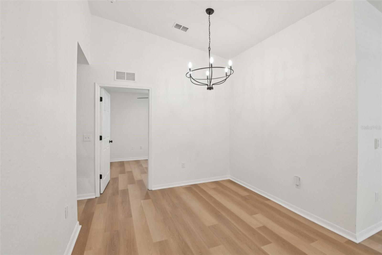 Image 12 of 32 For 505 Petteway Drive