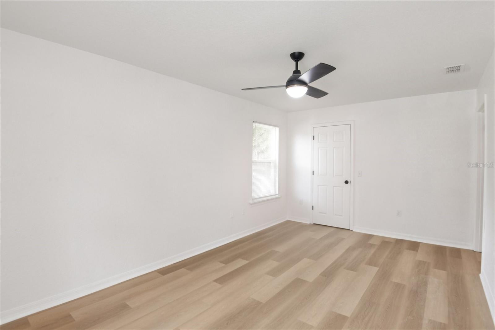 Image 19 of 32 For 505 Petteway Drive