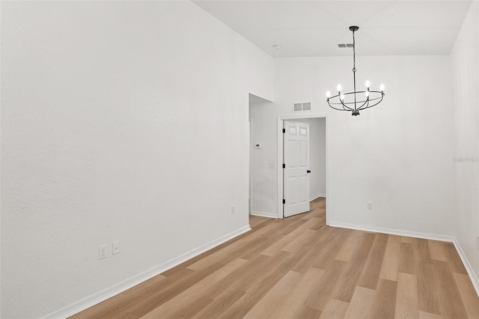 Image 22 of 32 For 505 Petteway Drive