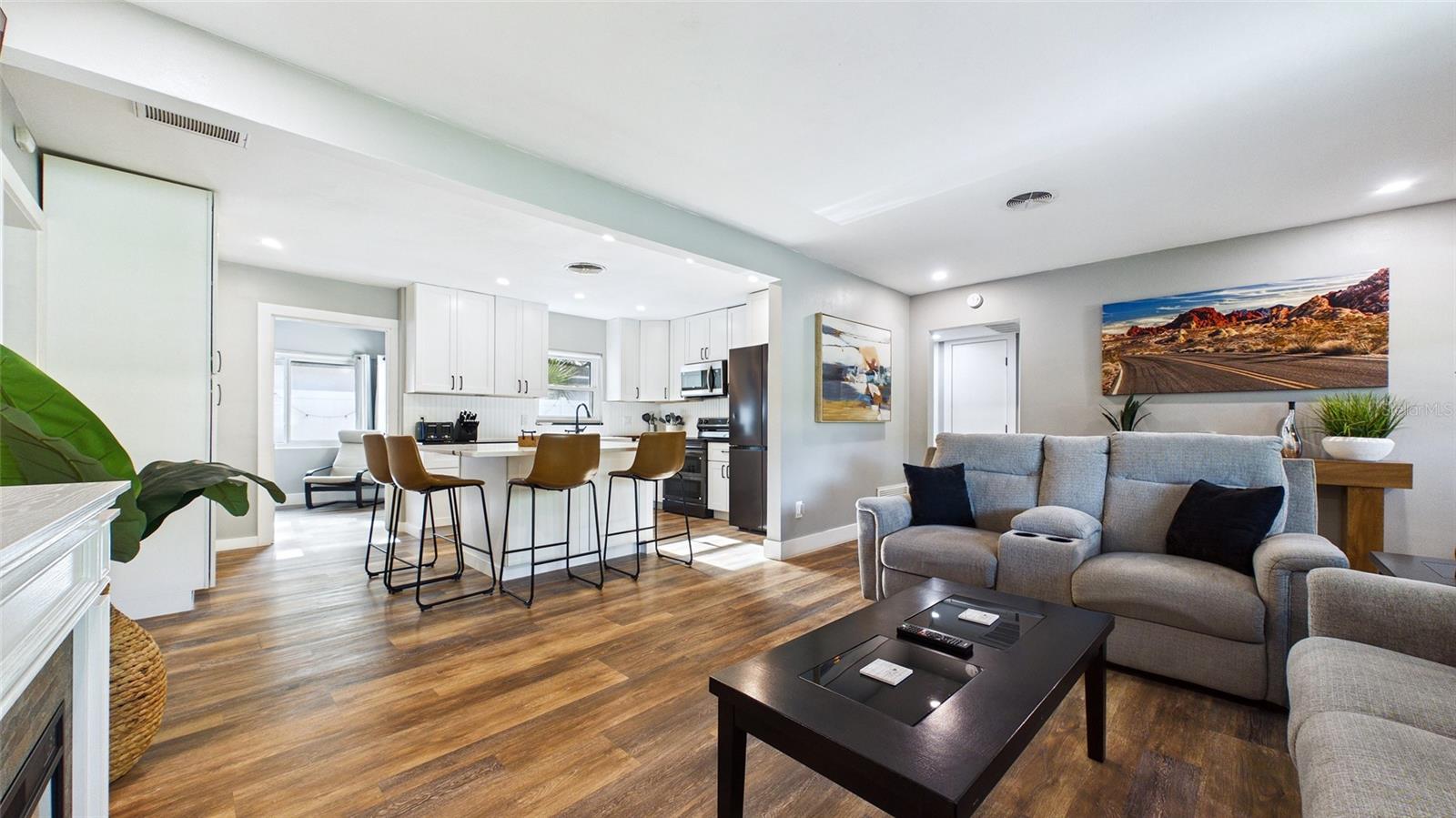 Image 10 of 56 For 101 Mercury Avenue