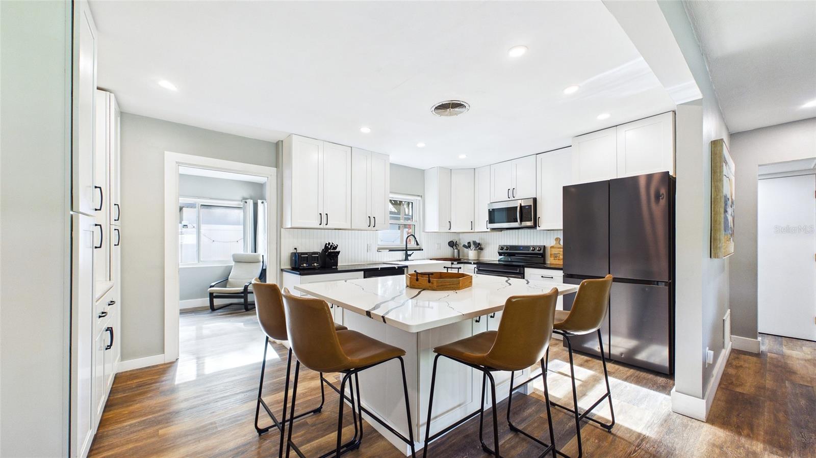 Image 13 of 56 For 101 Mercury Avenue