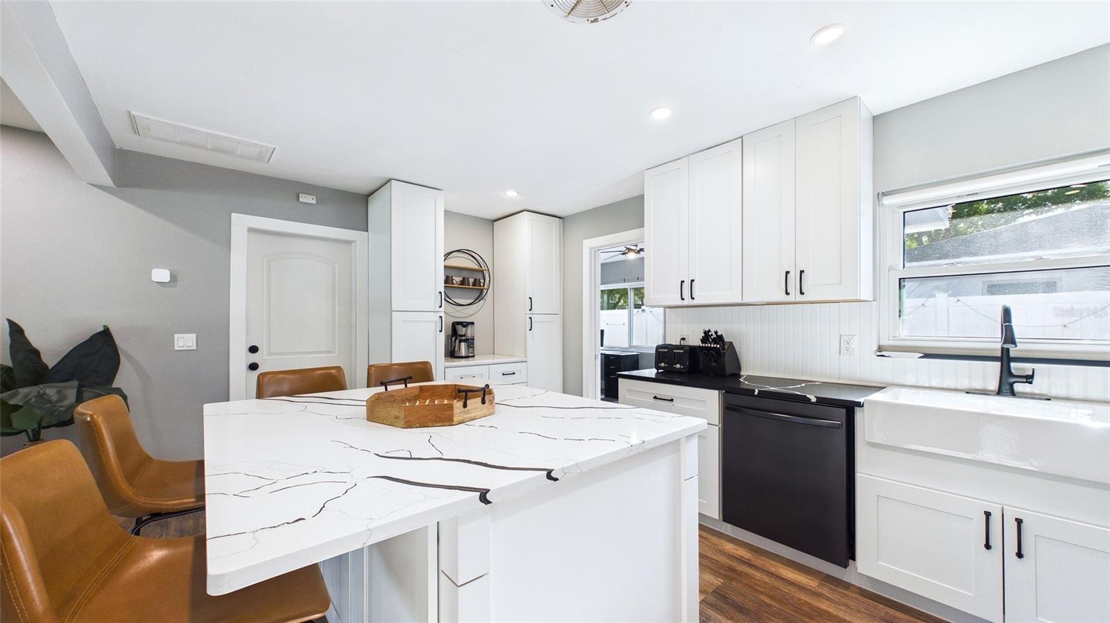 Image 14 of 56 For 101 Mercury Avenue