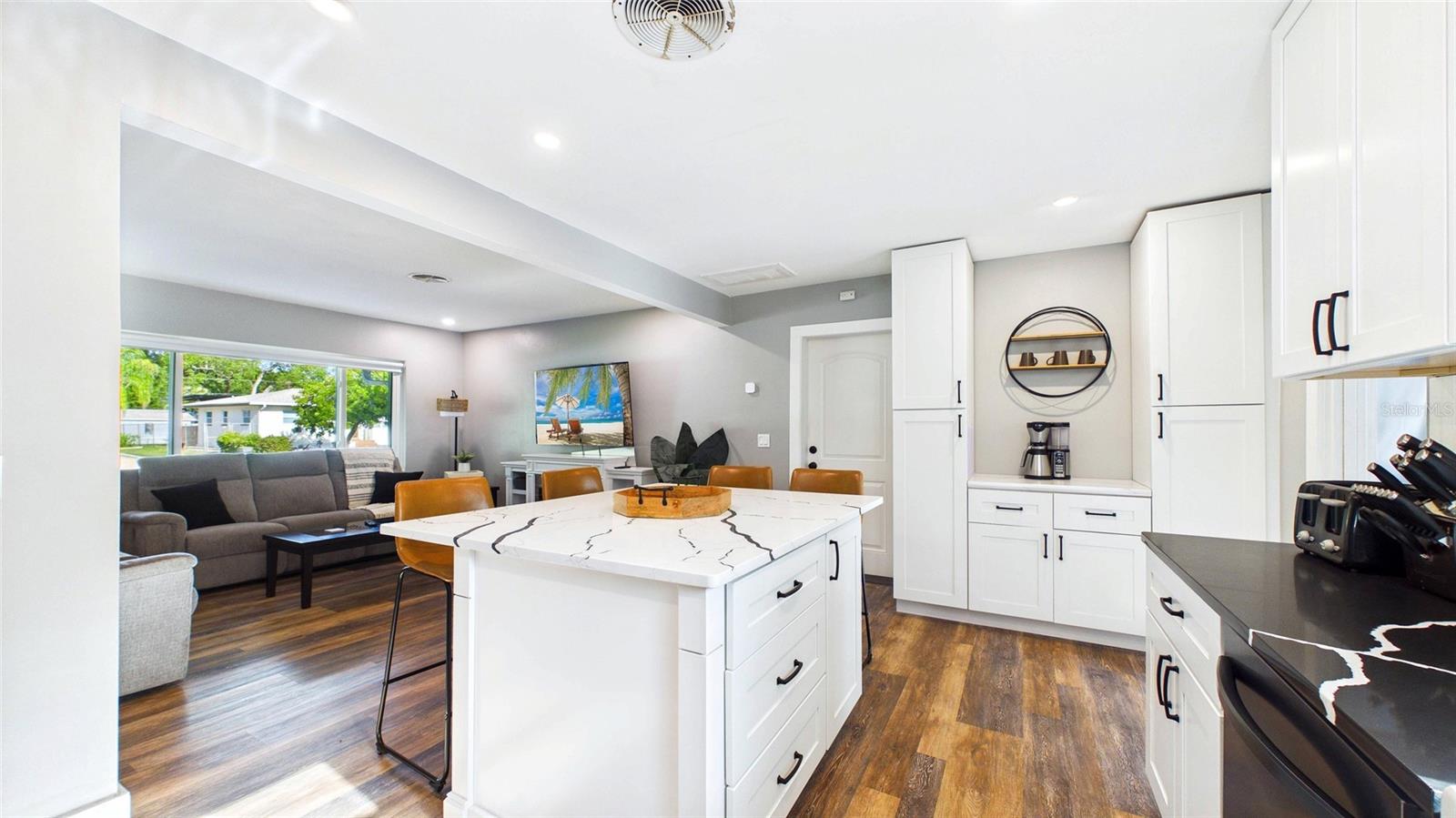 Image 15 of 56 For 101 Mercury Avenue