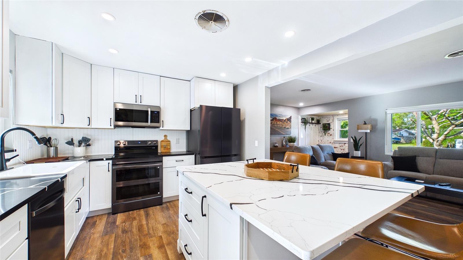 Image 17 of 56 For 101 Mercury Avenue