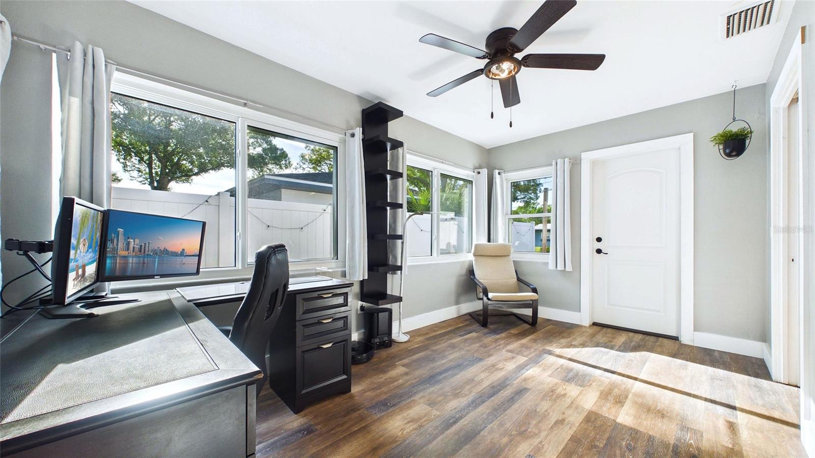 Image 22 of 56 For 101 Mercury Avenue