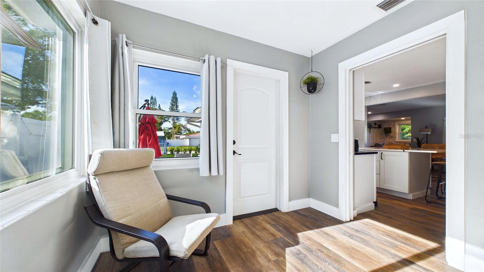 Image 23 of 56 For 101 Mercury Avenue