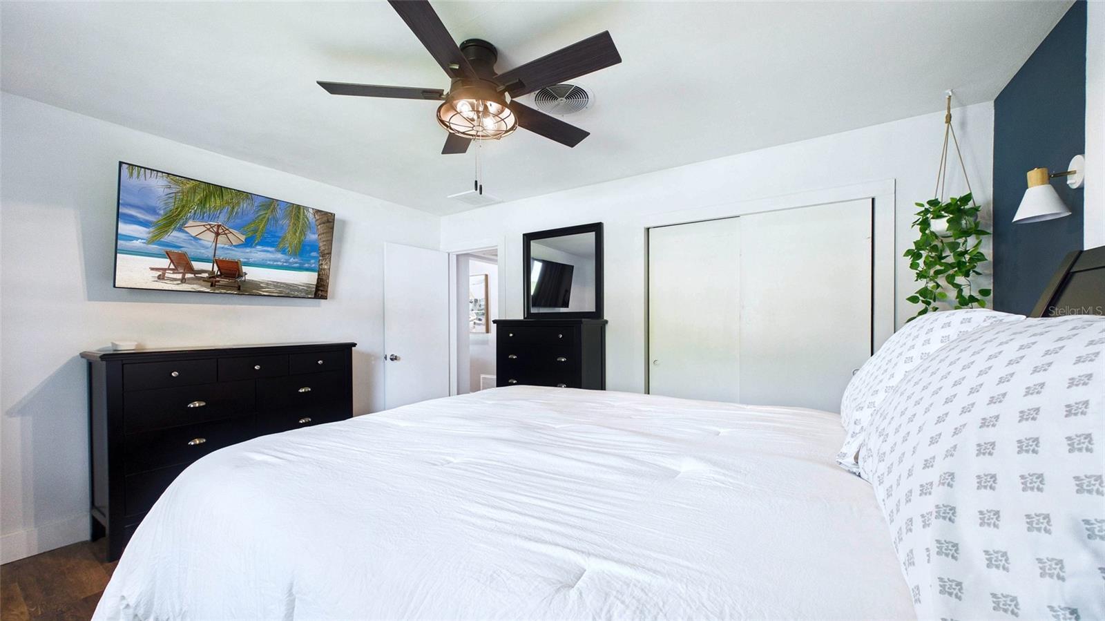 Image 28 of 56 For 101 Mercury Avenue