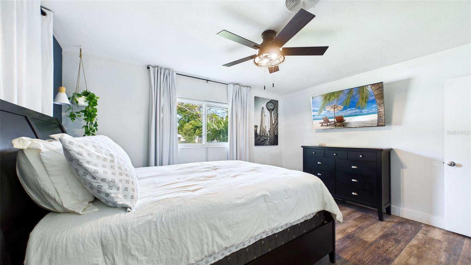 Image 29 of 56 For 101 Mercury Avenue