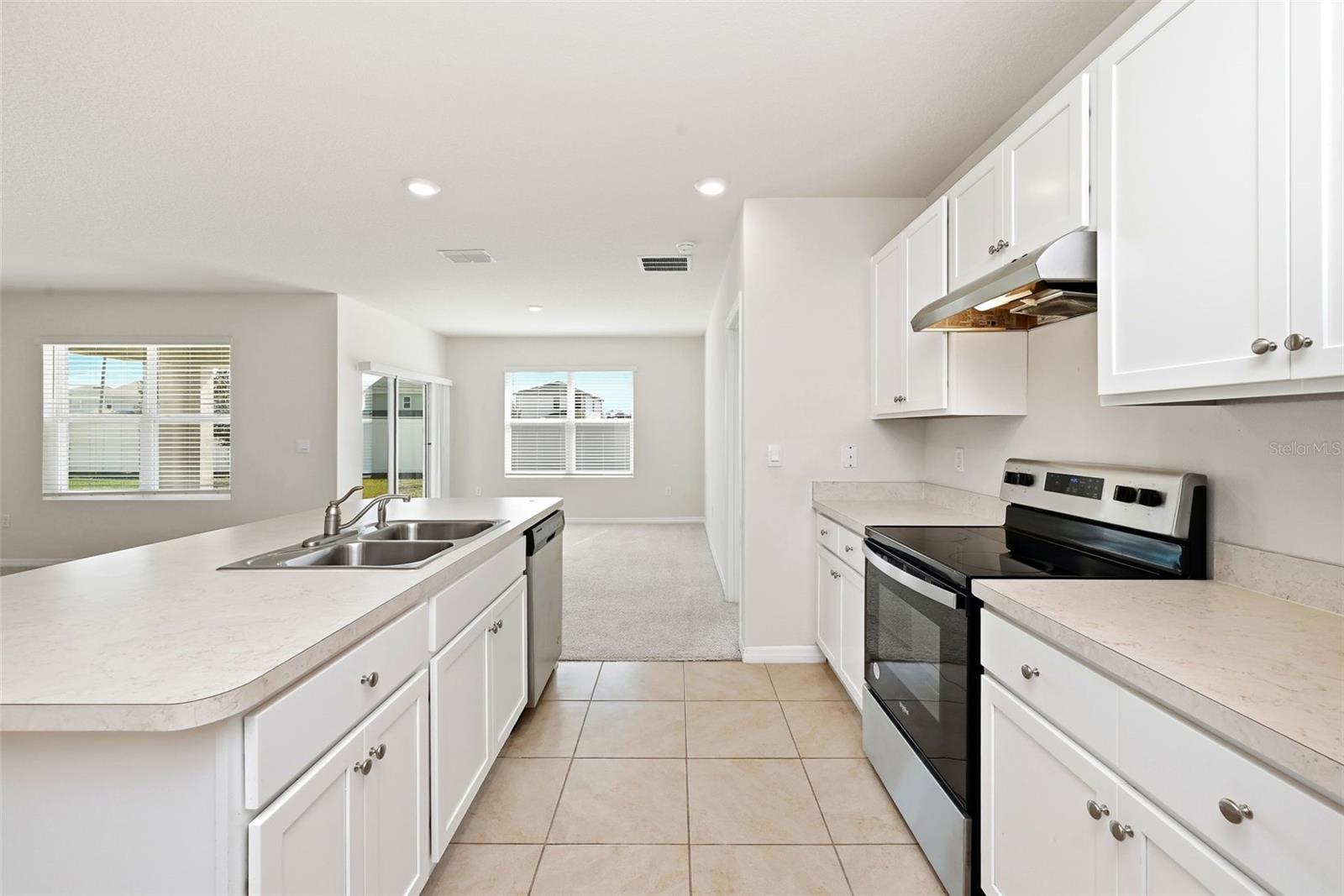 Image 16 of 32 For 2725 Dumont Lane