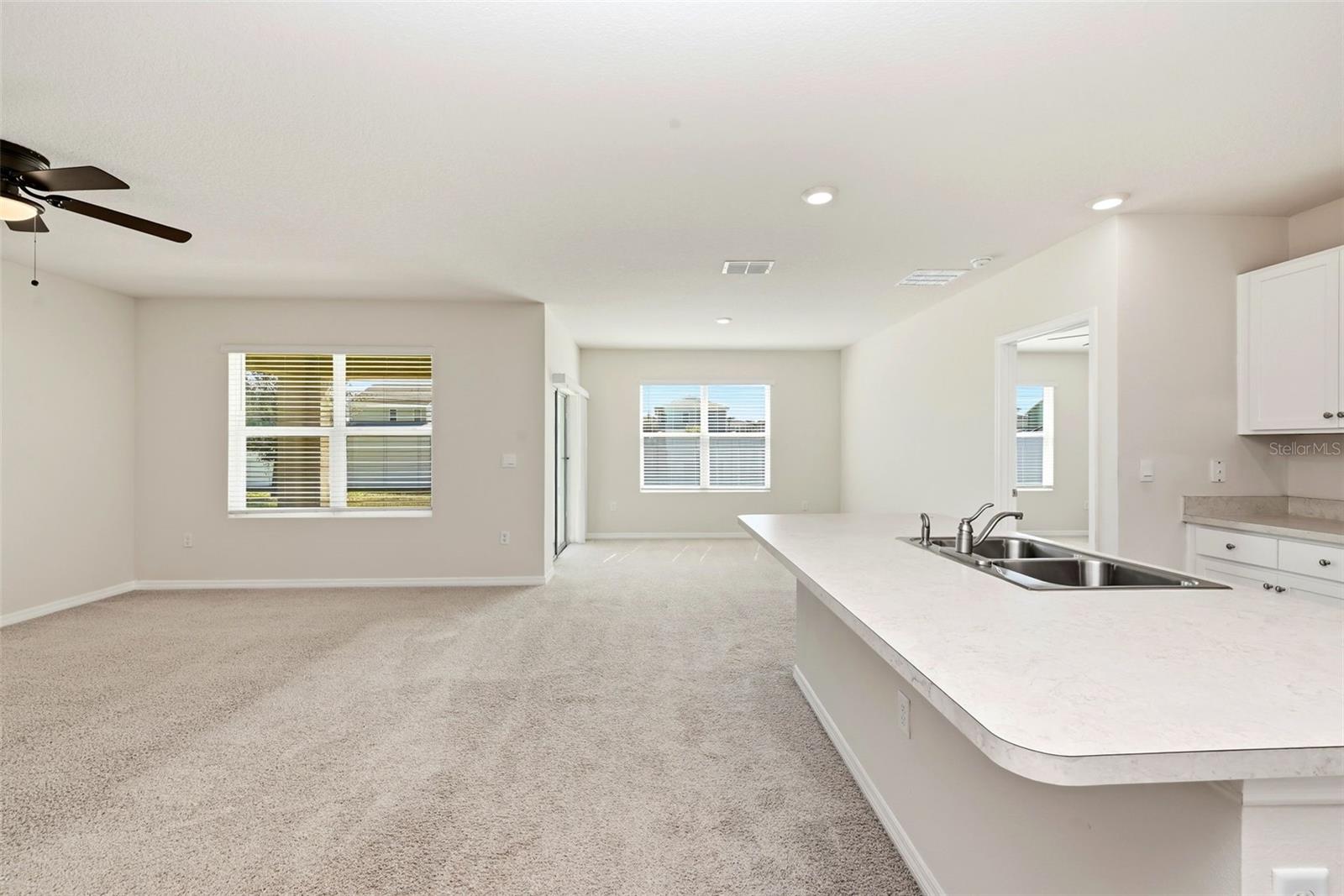 Image 4 of 32 For 2725 Dumont Lane