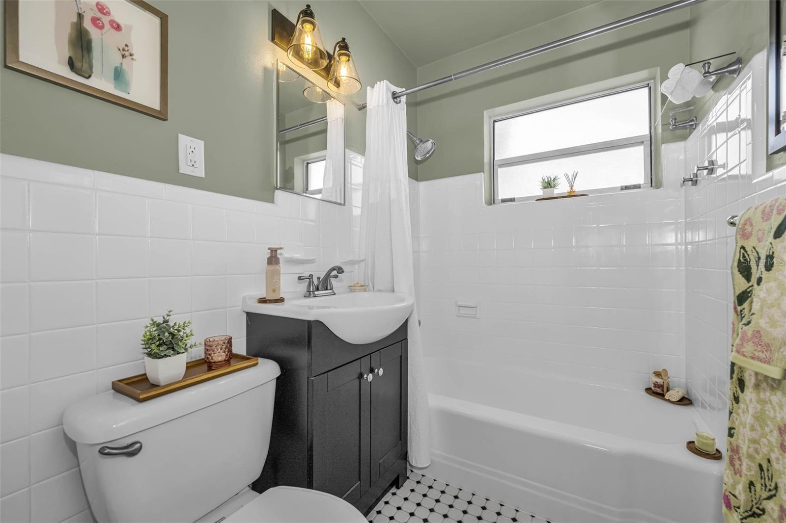 Image 21 of 47 For 1300 63rd Avenue N