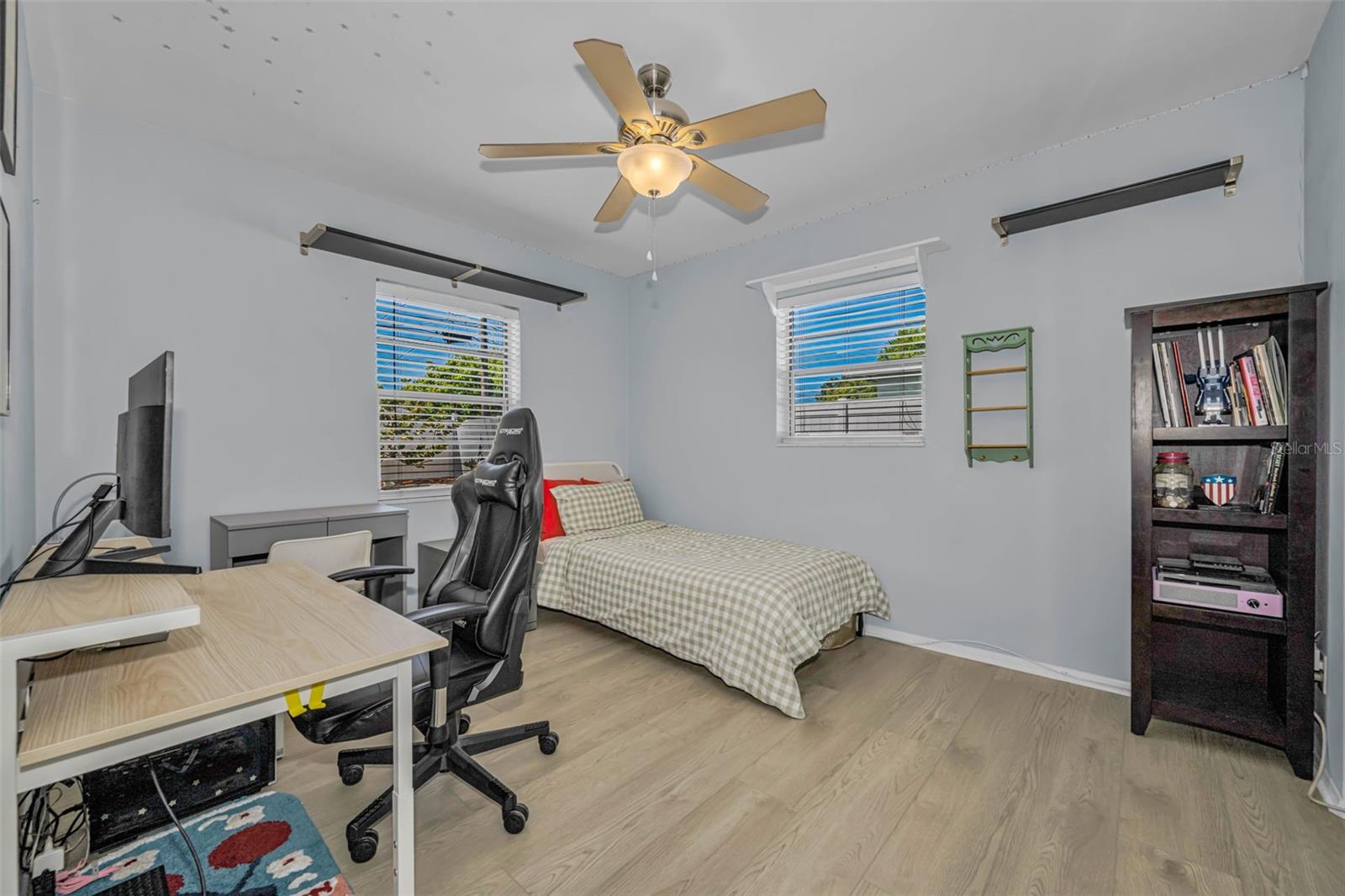 Image 23 of 47 For 1300 63rd Avenue N
