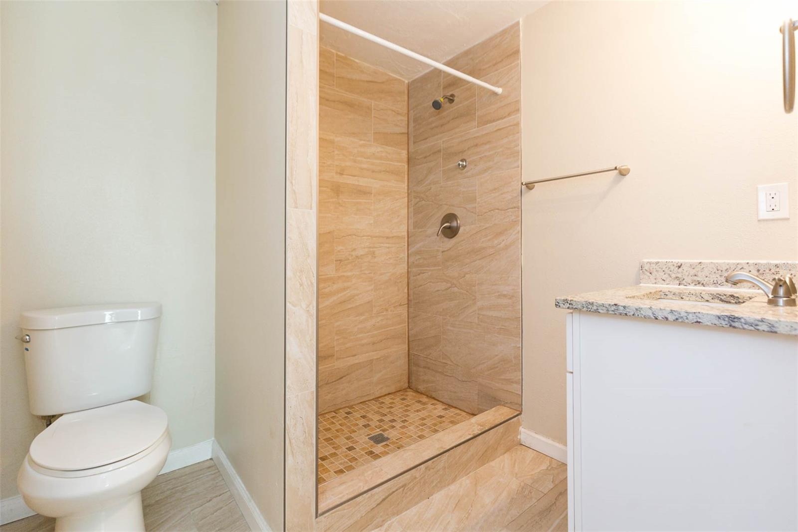 Image 17 of 34 For 4506 Grand Central Avenue