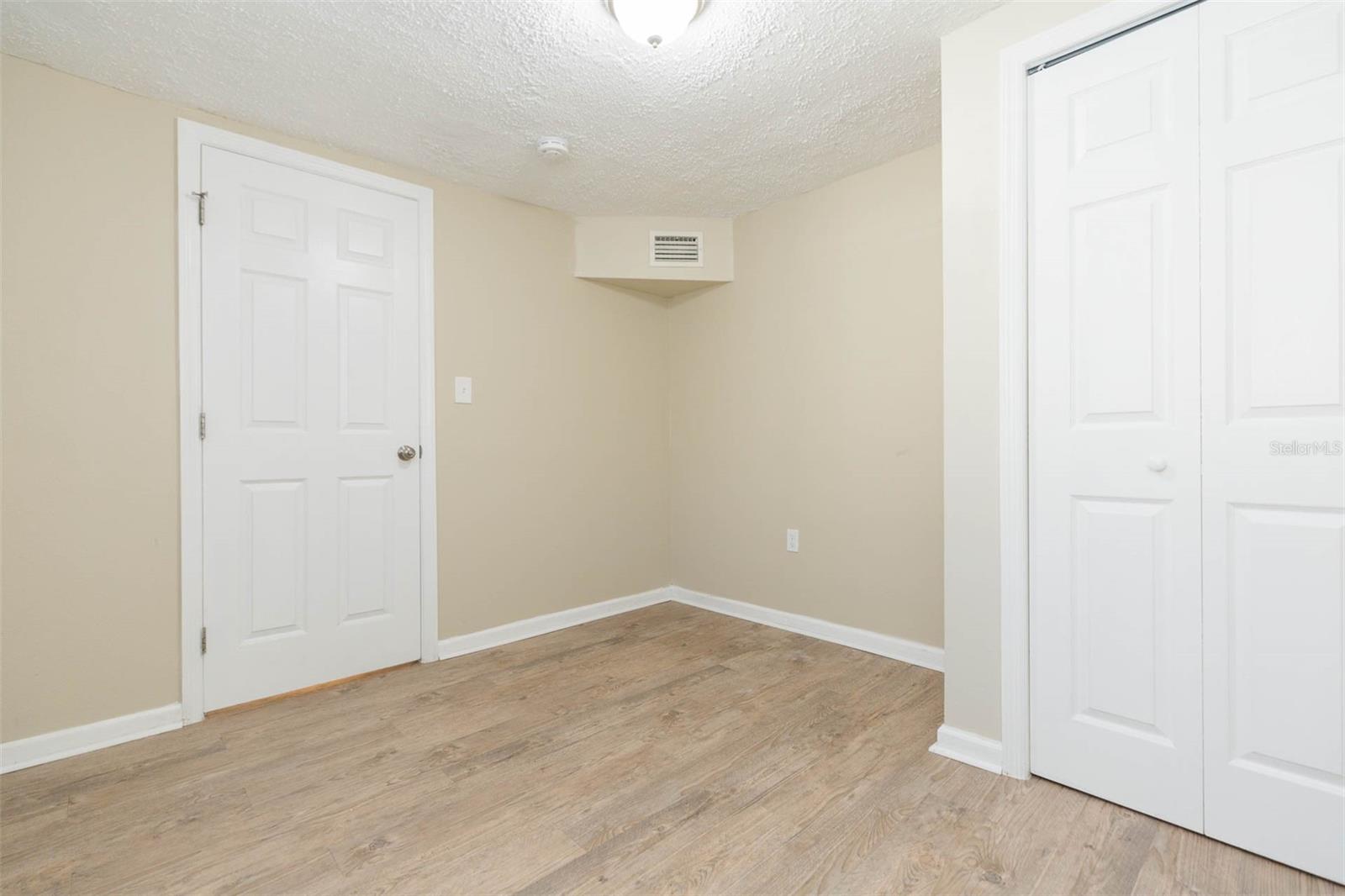 Image 29 of 34 For 4506 Grand Central Avenue