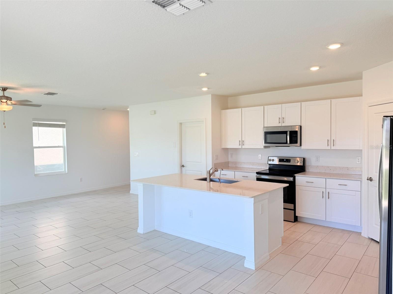 Image 14 of 67 For 11737 Radiant Shore Loop