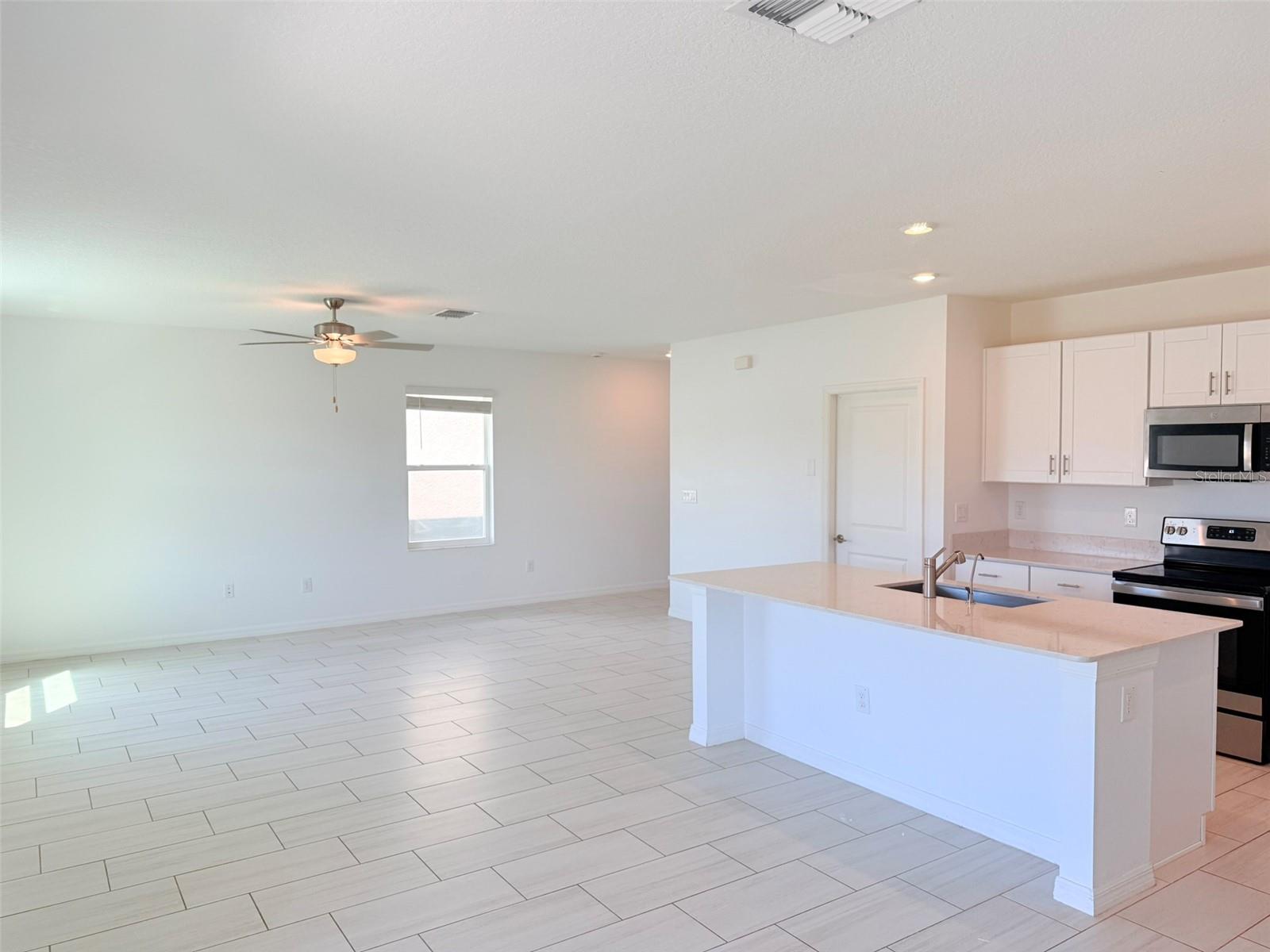 Image 15 of 67 For 11737 Radiant Shore Loop