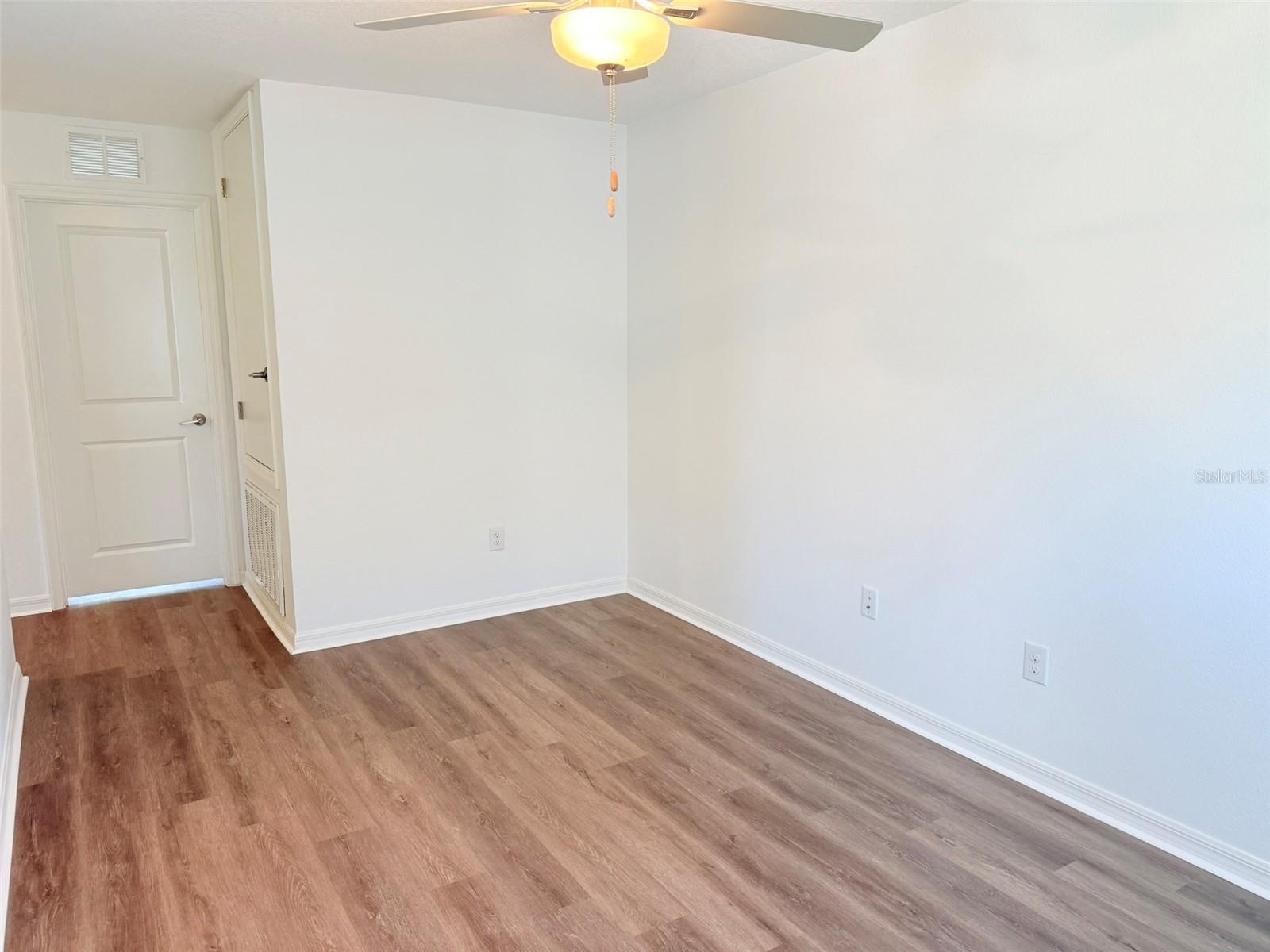 Image 28 of 67 For 11737 Radiant Shore Loop