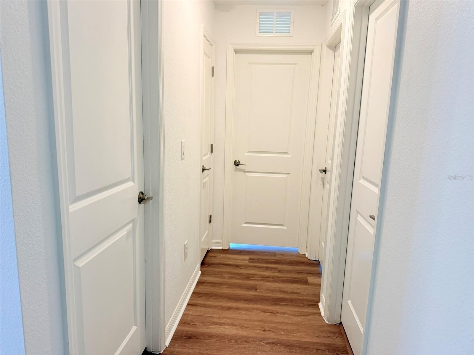 Image 33 of 67 For 11737 Radiant Shore Loop