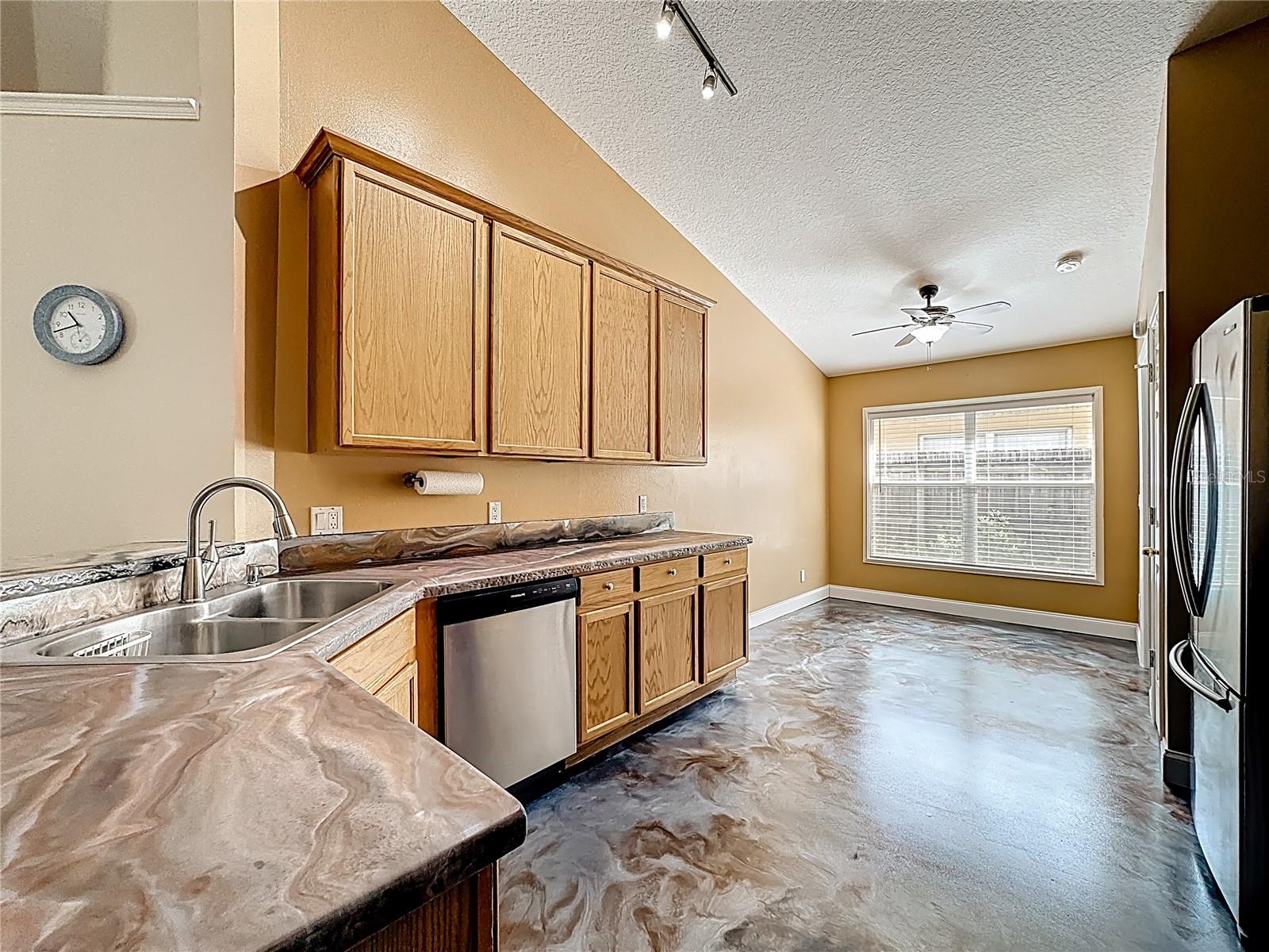 Image 5 of 28 For 7116 Colony Pointe Drive