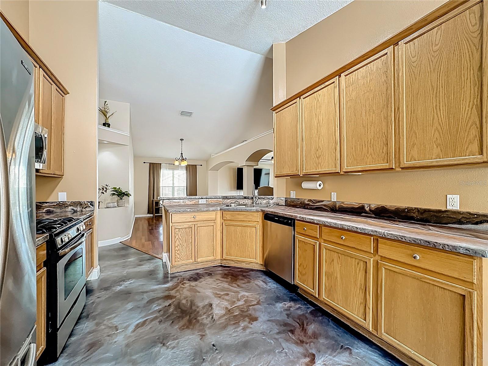 Image 6 of 28 For 7116 Colony Pointe Drive