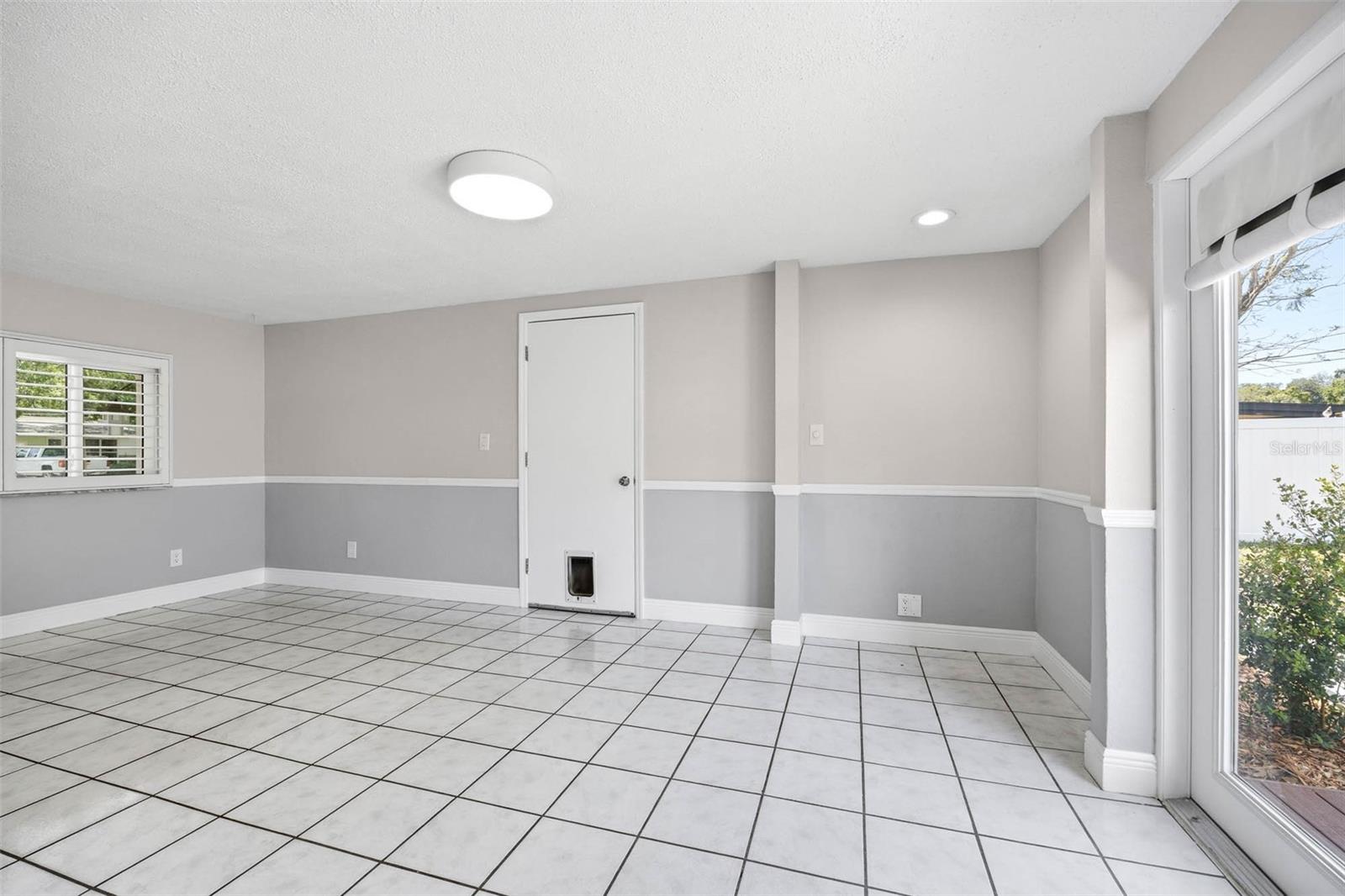 Image 14 of 26 For 7500 Orpine Drive N