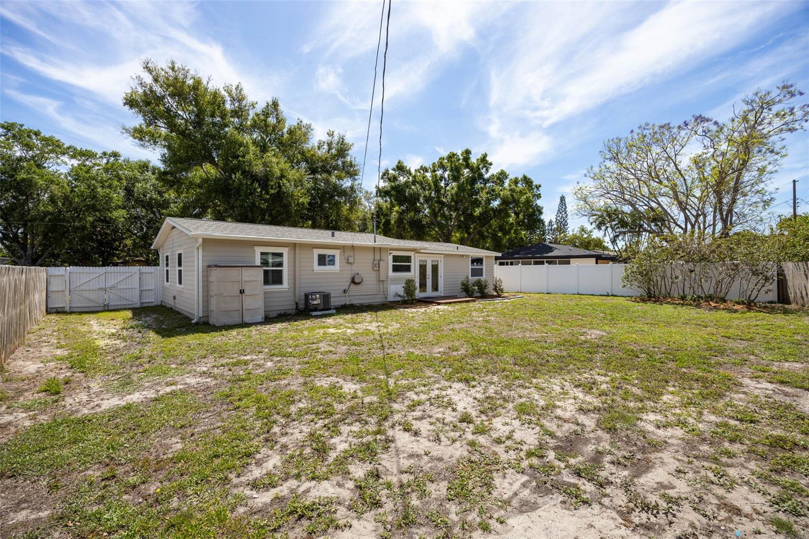 Image 22 of 26 For 7500 Orpine Drive N