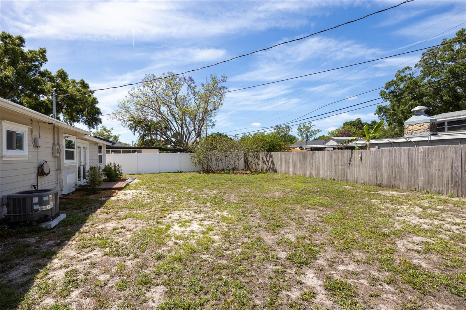 Image 23 of 26 For 7500 Orpine Drive N