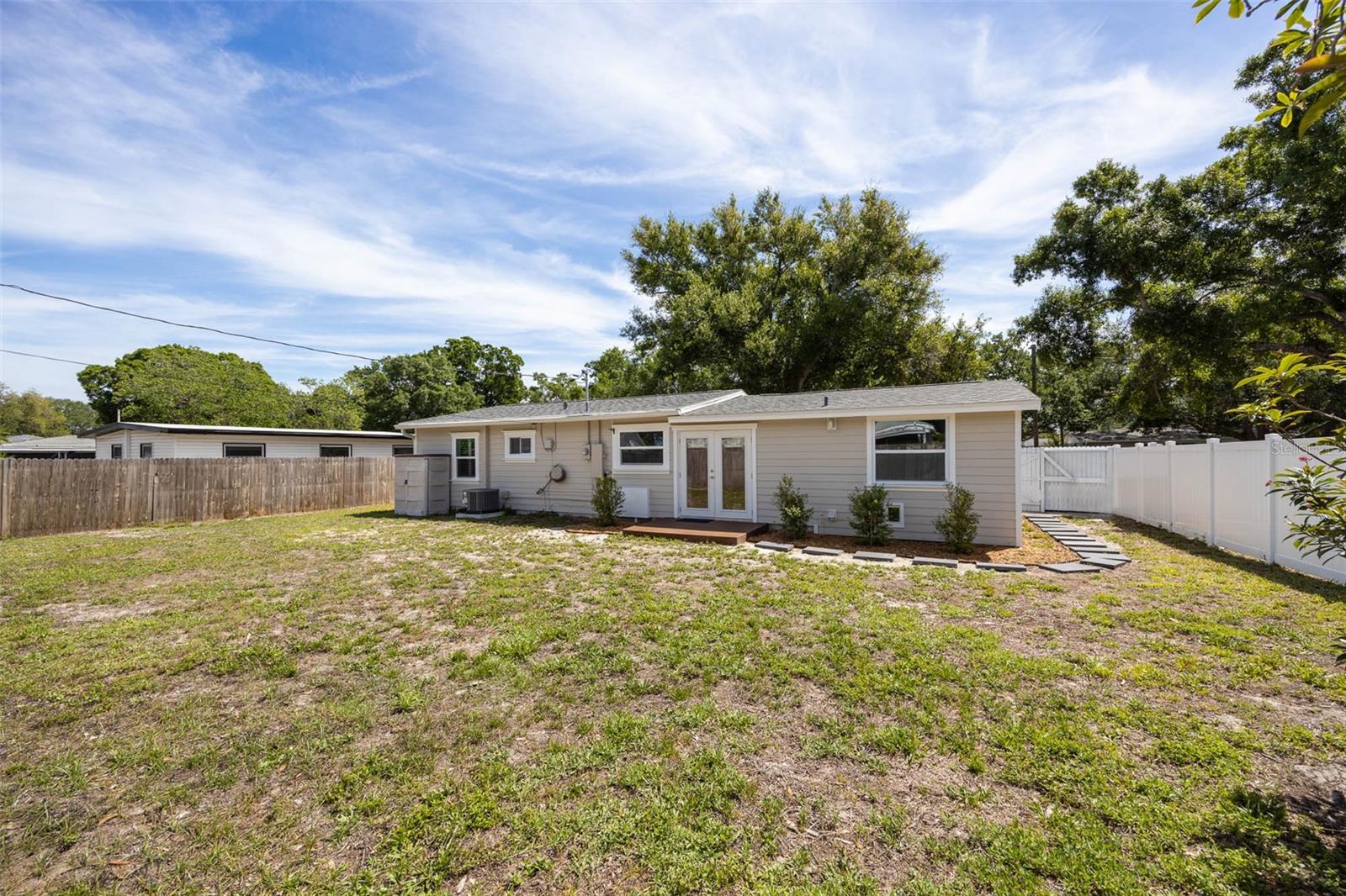 Image 5 of 26 For 7500 Orpine Drive N