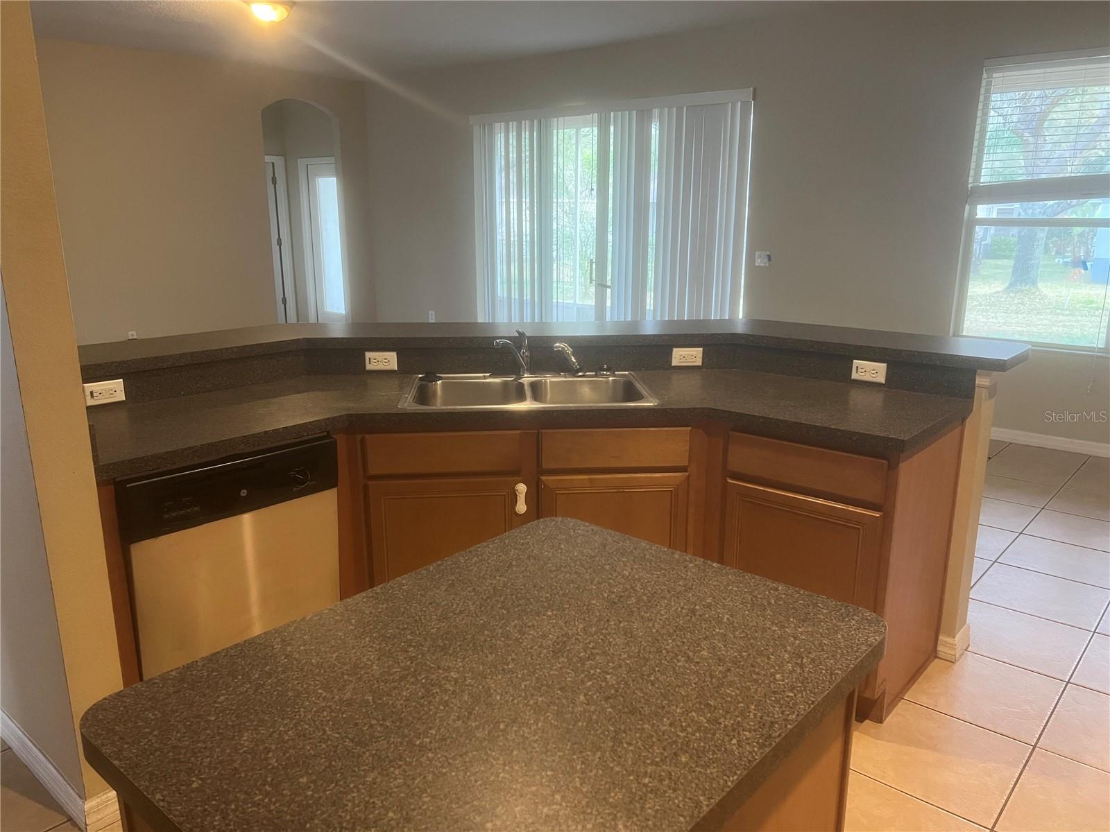 Image 10 of 39 For 603 Errol Parkway