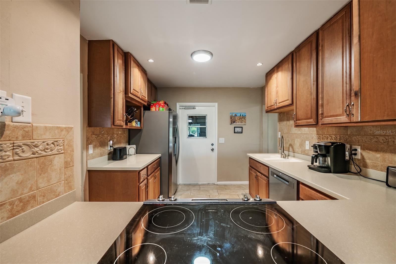 Image 10 of 47 For 381 Club Manor Drive