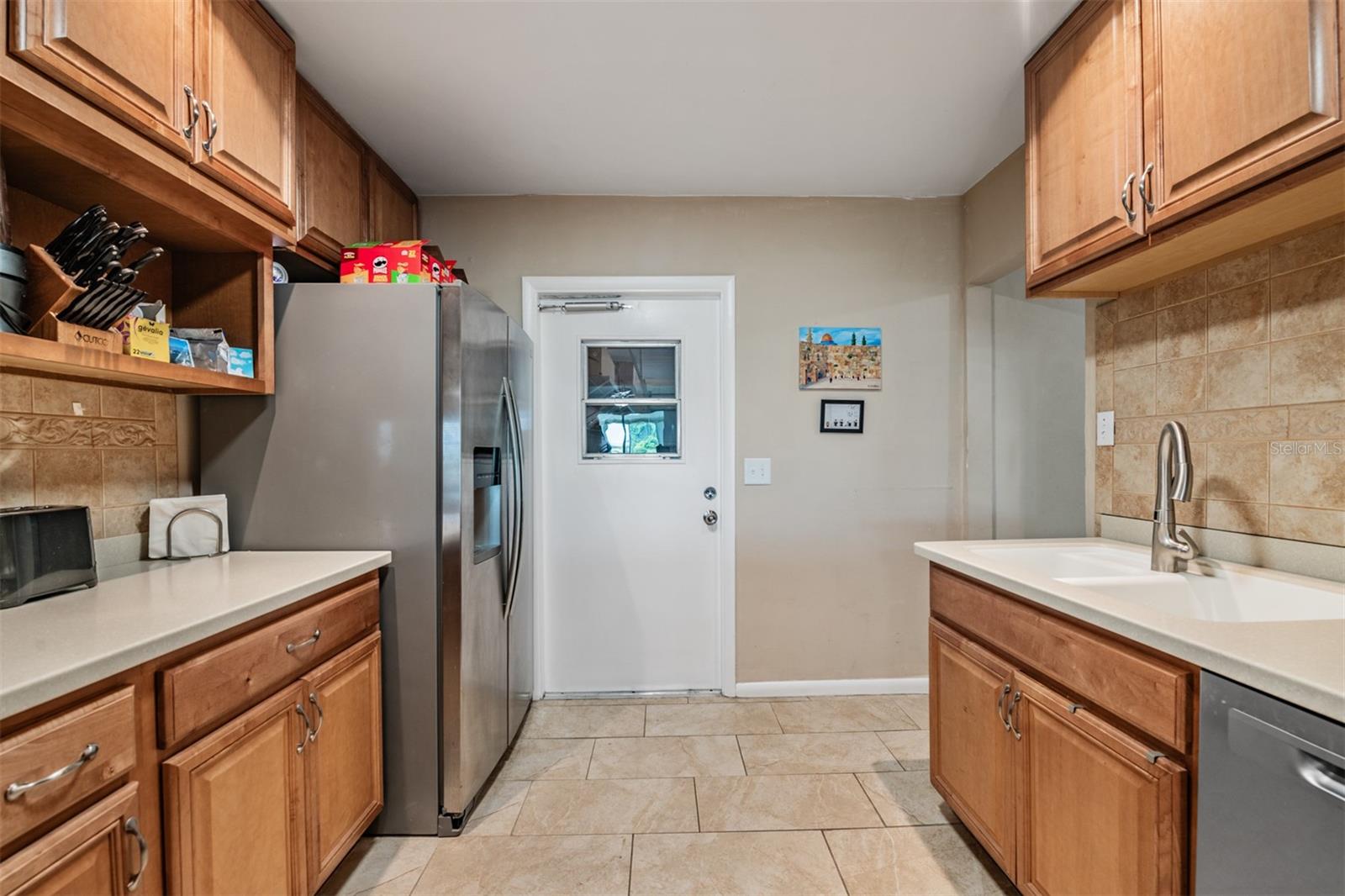 Image 11 of 47 For 381 Club Manor Drive