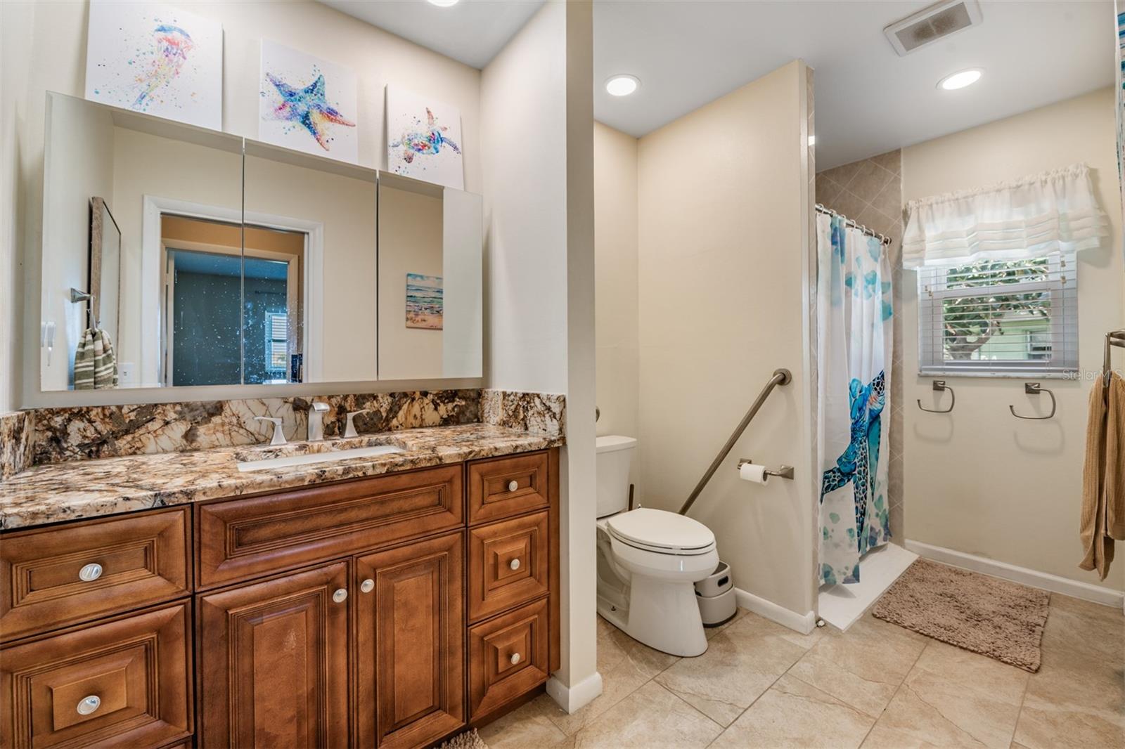 Image 29 of 47 For 381 Club Manor Drive