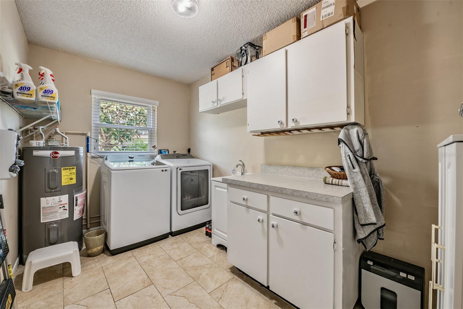 Image 31 of 47 For 381 Club Manor Drive