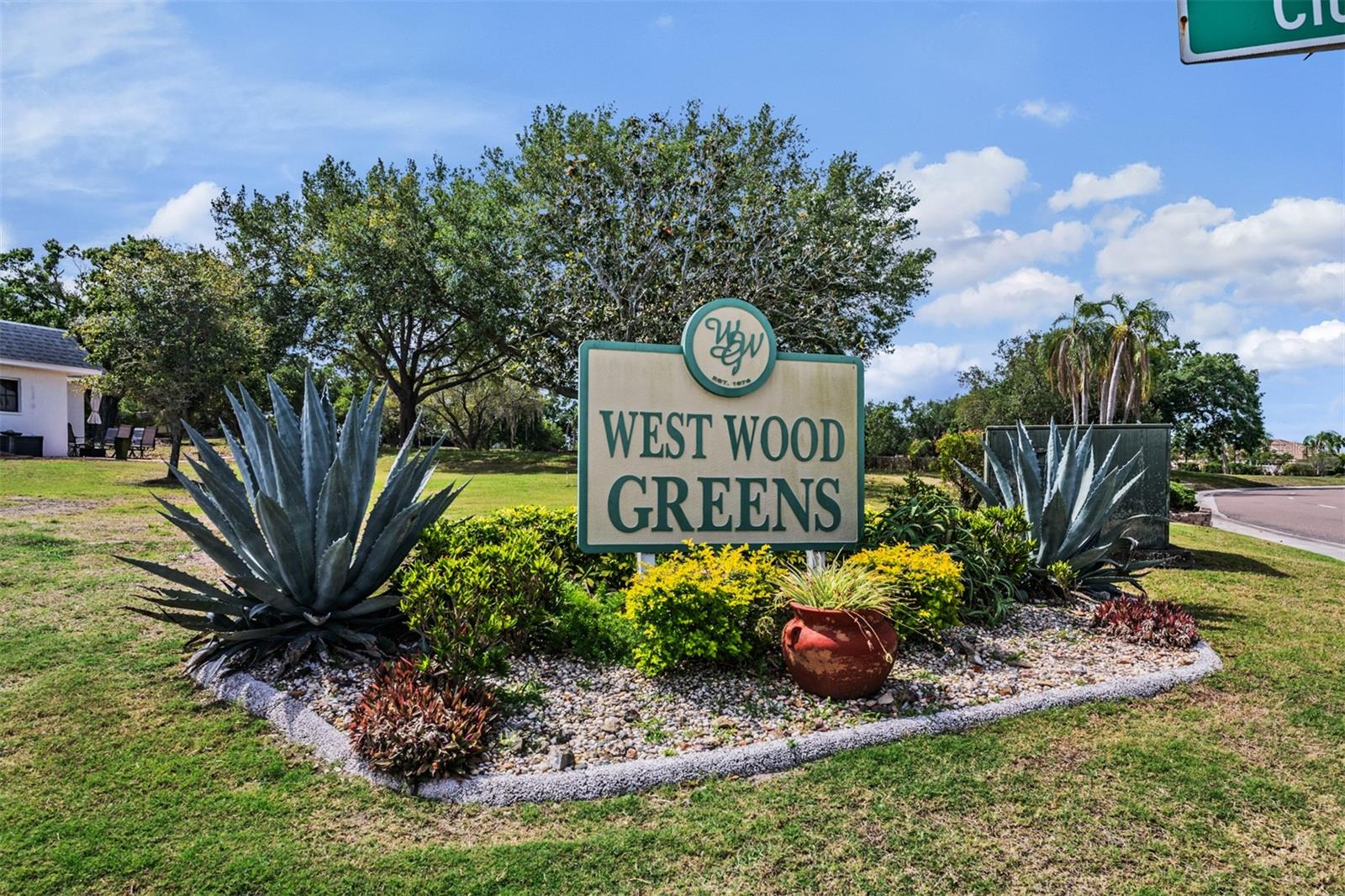 Image 38 of 47 For 381 Club Manor Drive