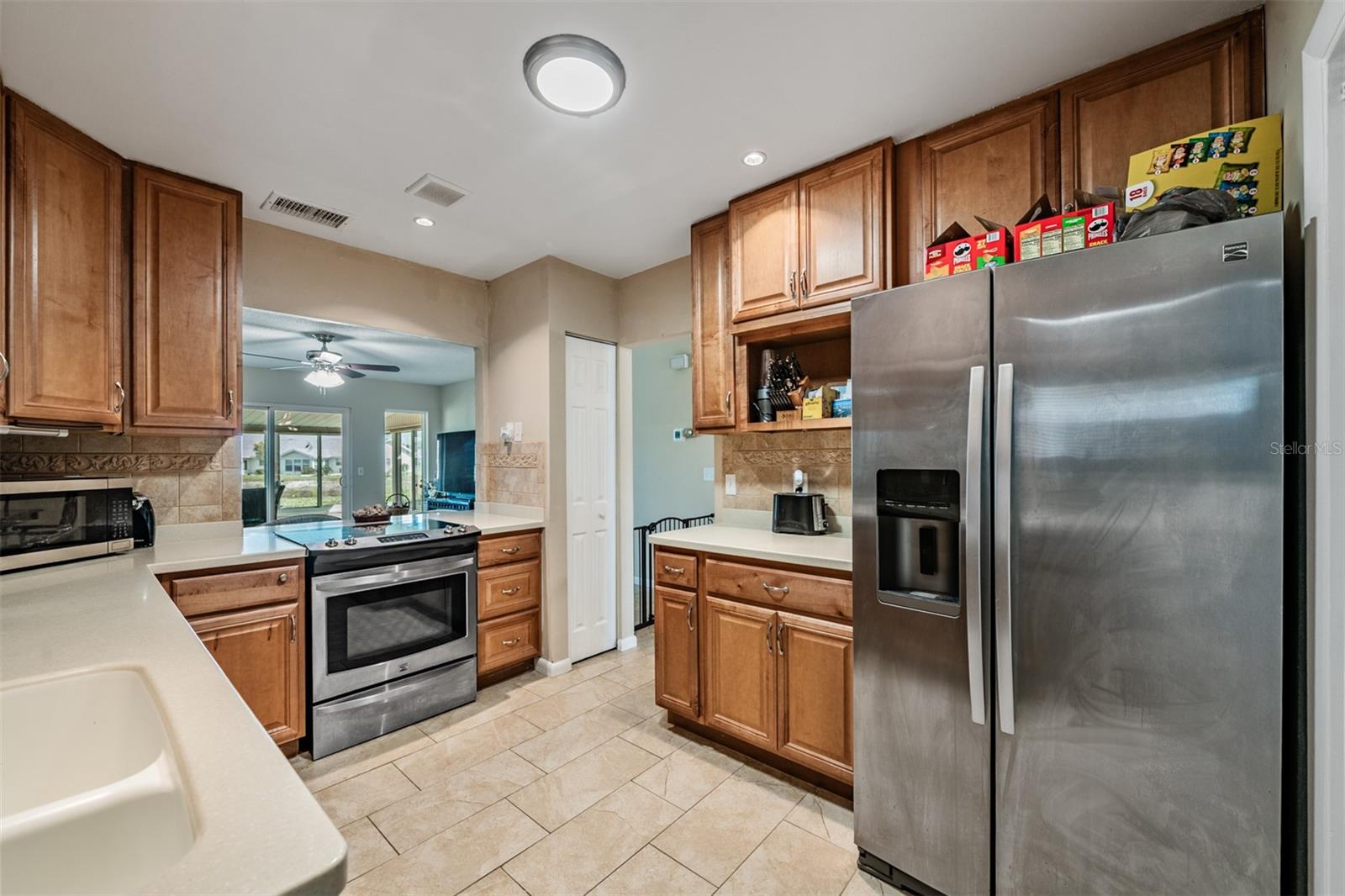 Image 8 of 47 For 381 Club Manor Drive