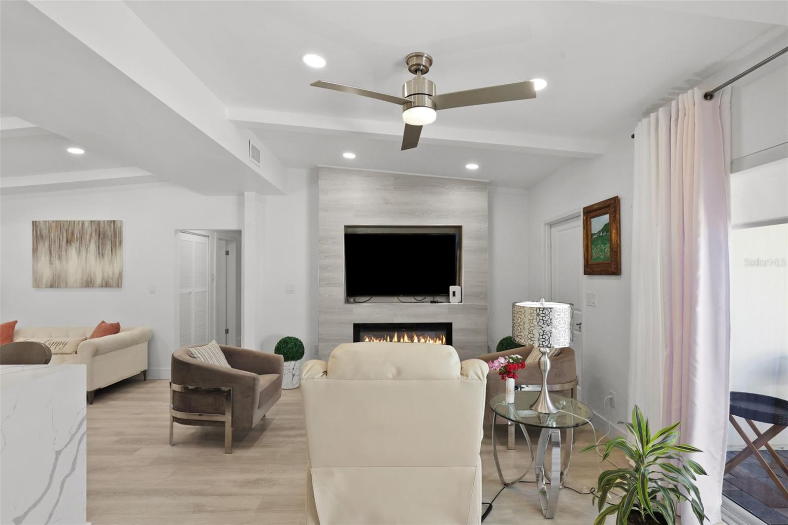 Image 13 of 82 For 25 Sandpiper Road