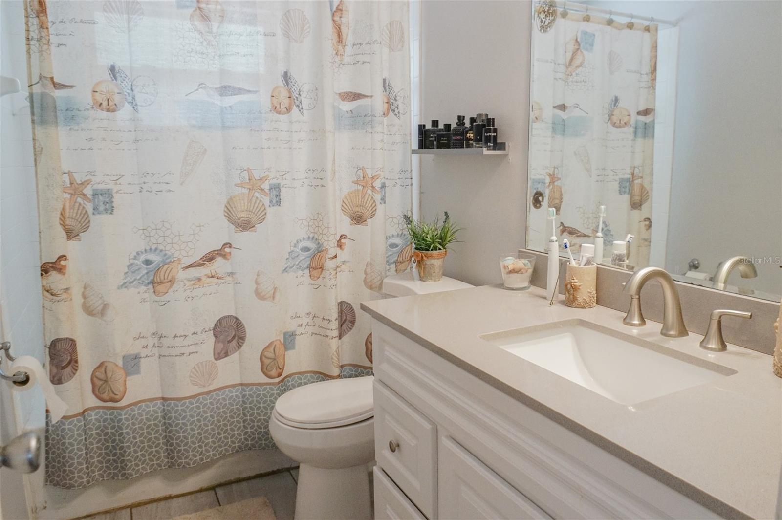 Image 14 of 22 For 1032 Hollywood Avenue