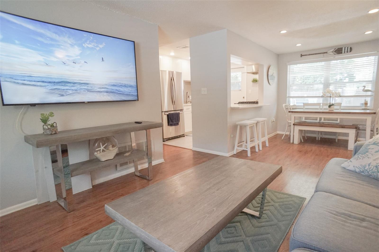 Image 4 of 22 For 1032 Hollywood Avenue