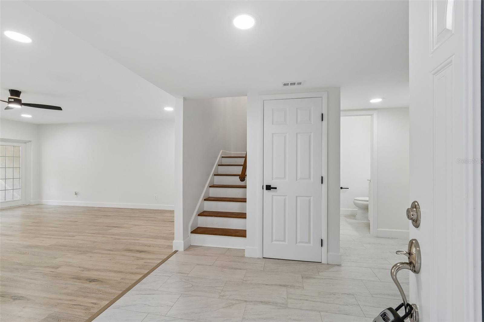 Image 21 of 63 For 13934 Clubhouse Circle 8