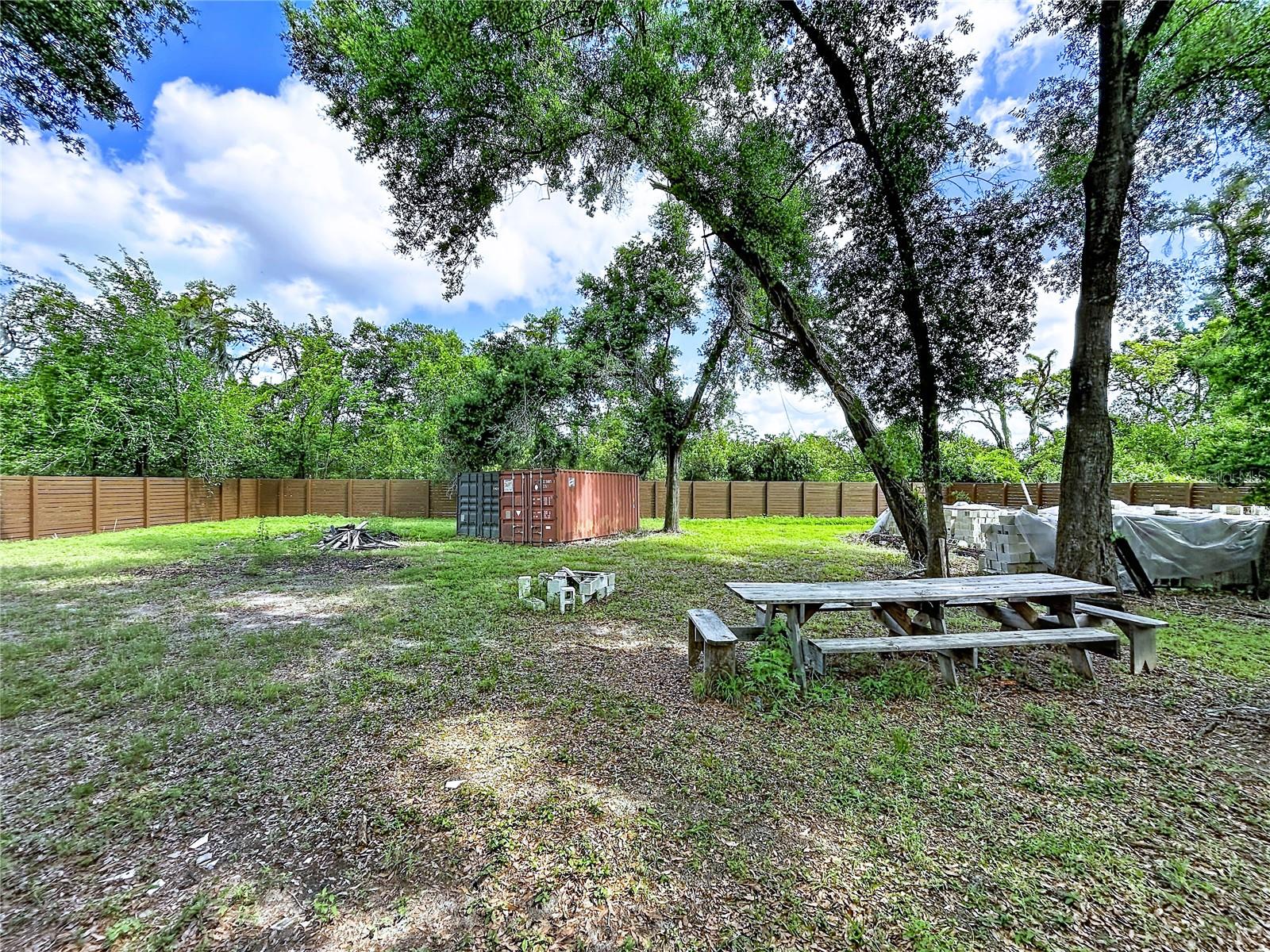 Image 4 of 7 For 1029 Robson Avenue