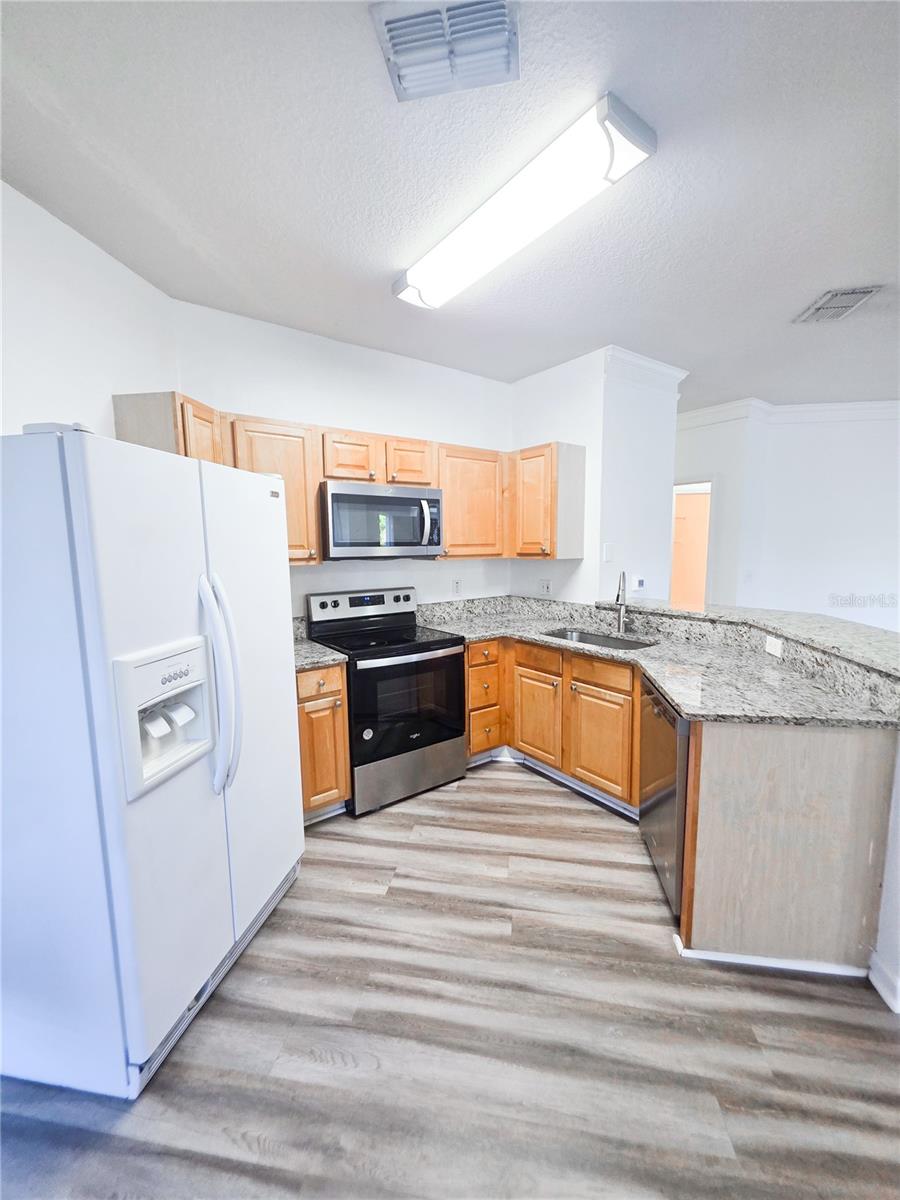 Image 6 of 18 For 10431 Villa View Circle 10431