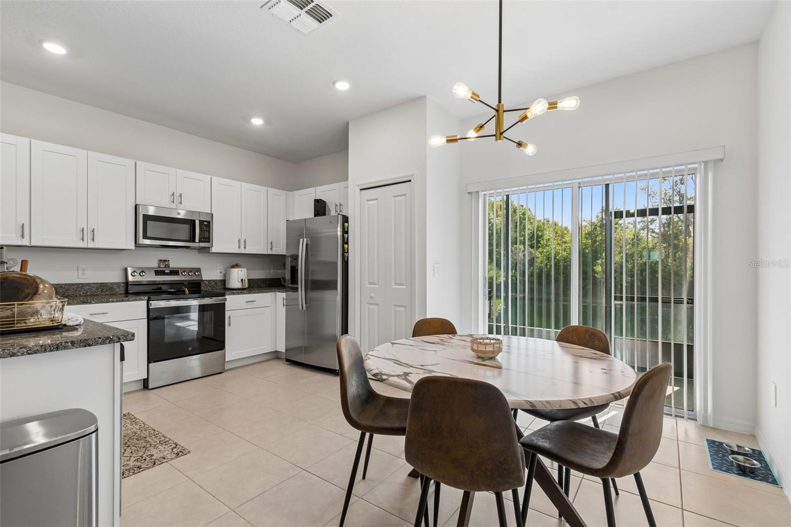 Image 12 of 68 For 6076 Shiner Street