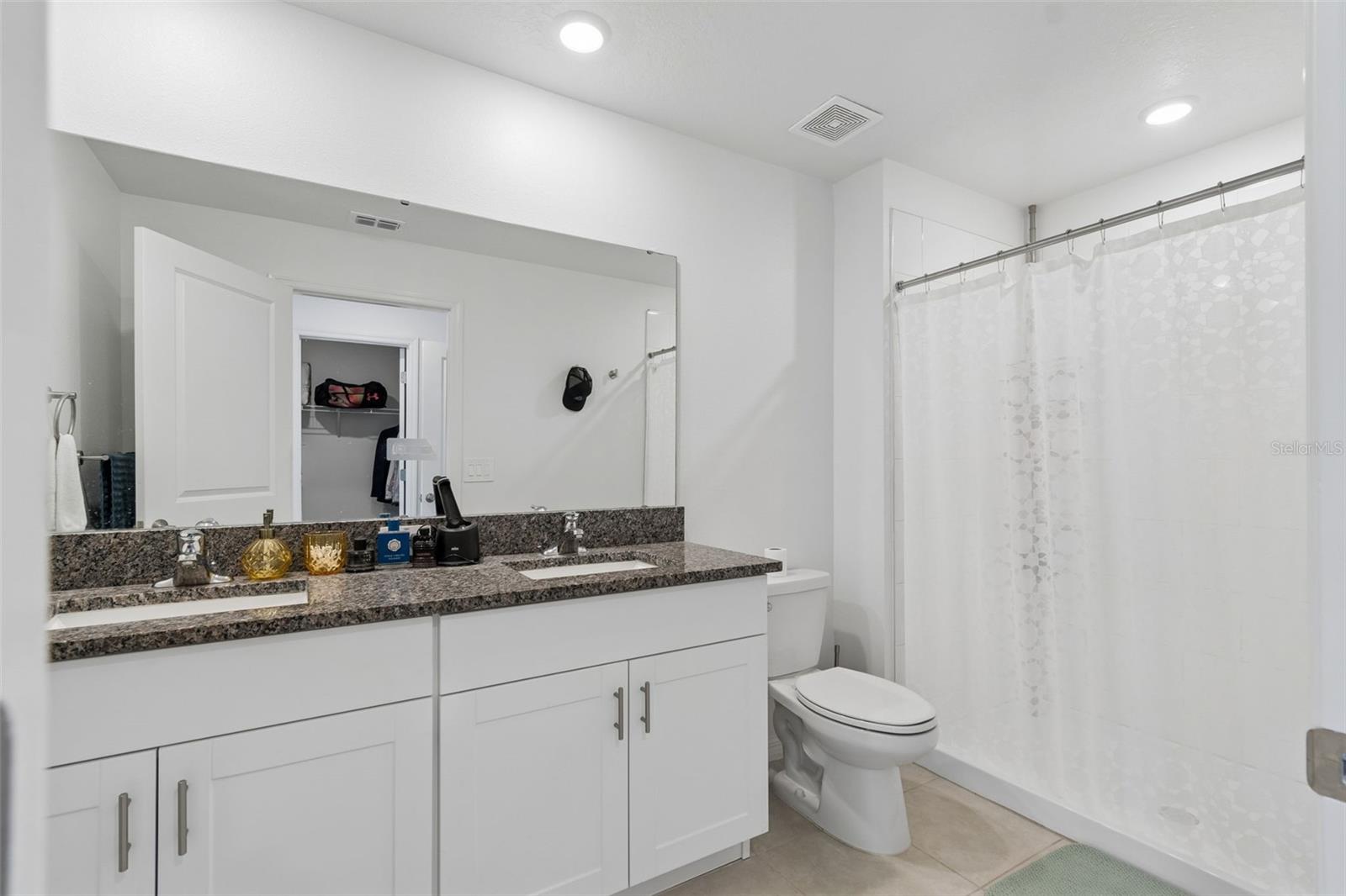 Image 27 of 68 For 6076 Shiner Street