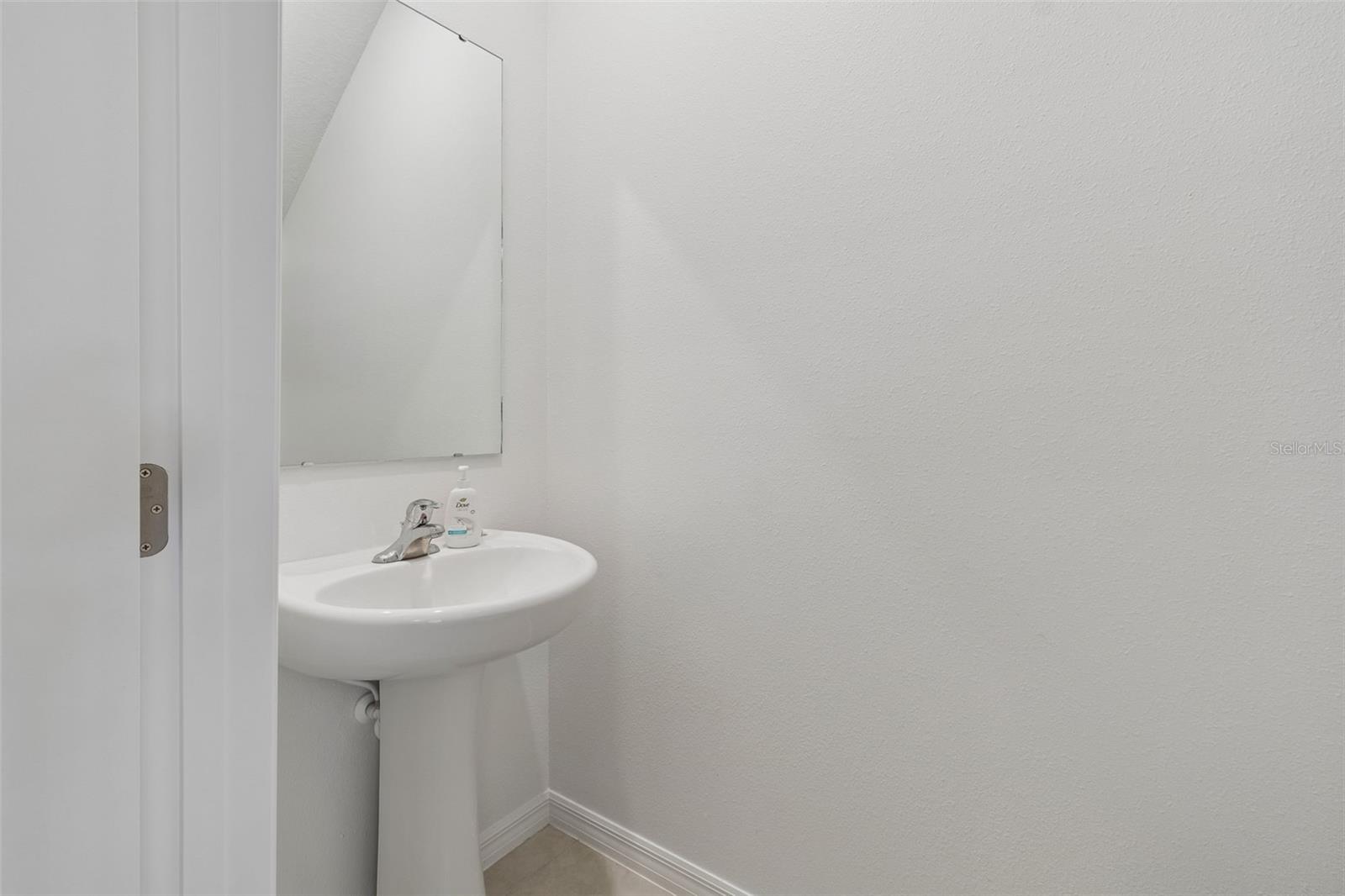 Image 9 of 68 For 6076 Shiner Street