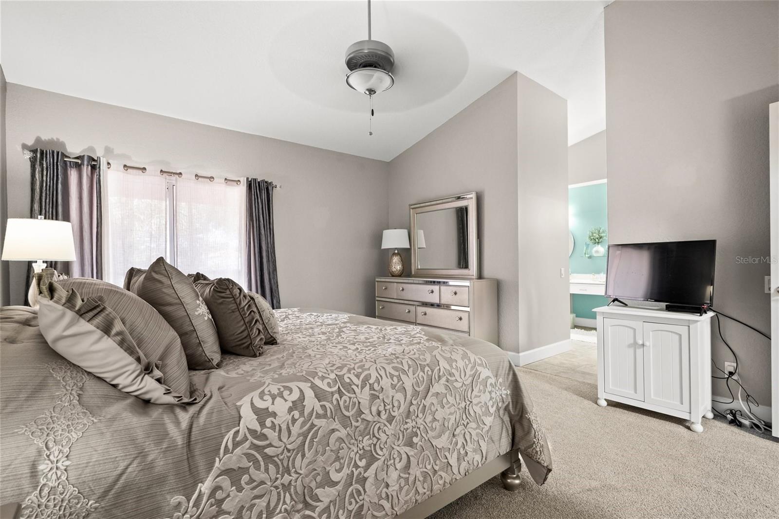 Image 23 of 47 For 14508 Alejo Court