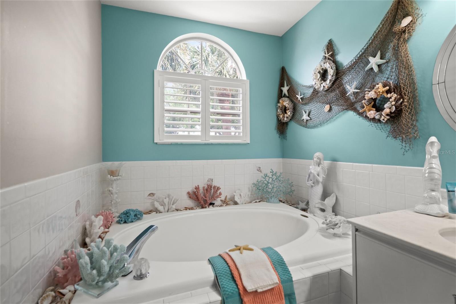 Image 26 of 47 For 14508 Alejo Court