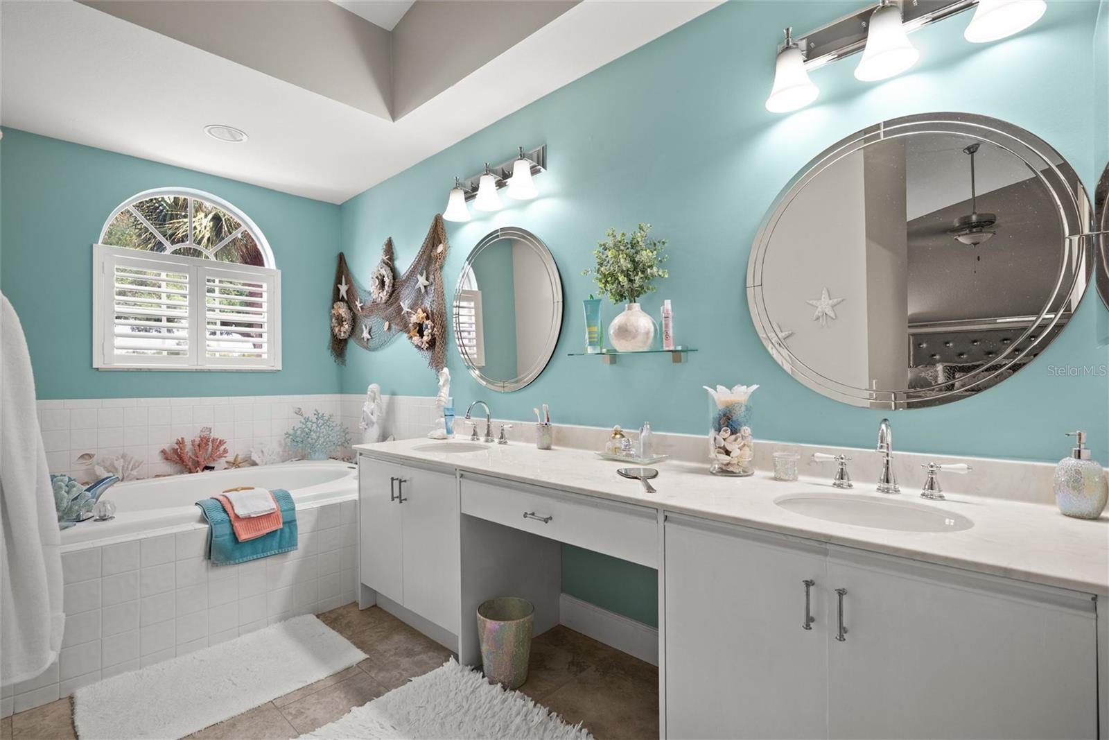 Image 27 of 47 For 14508 Alejo Court