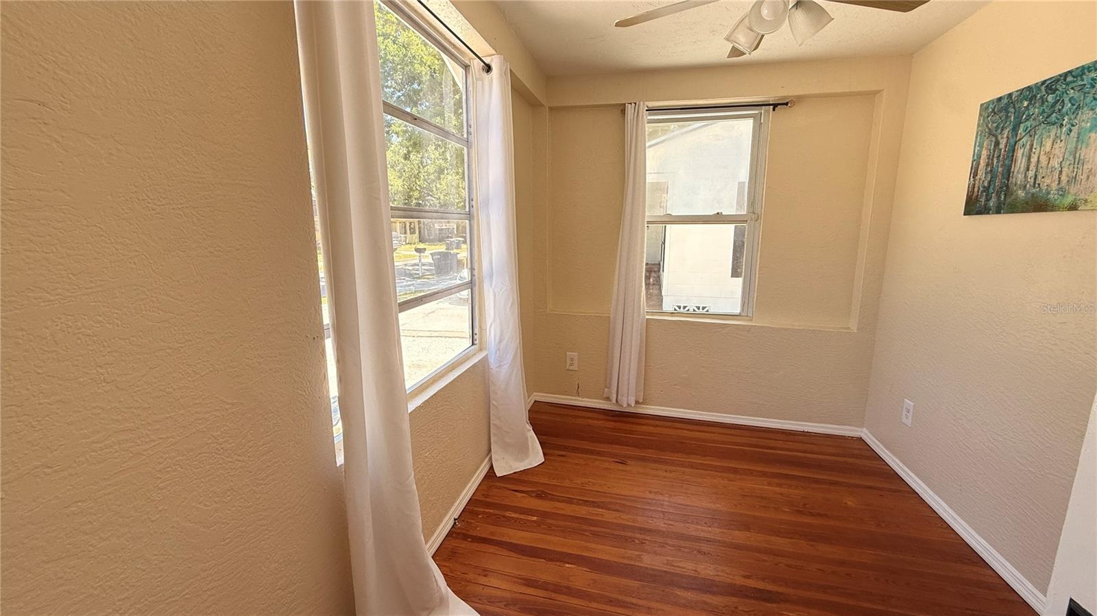 Image 10 of 30 For 905 Jones Street