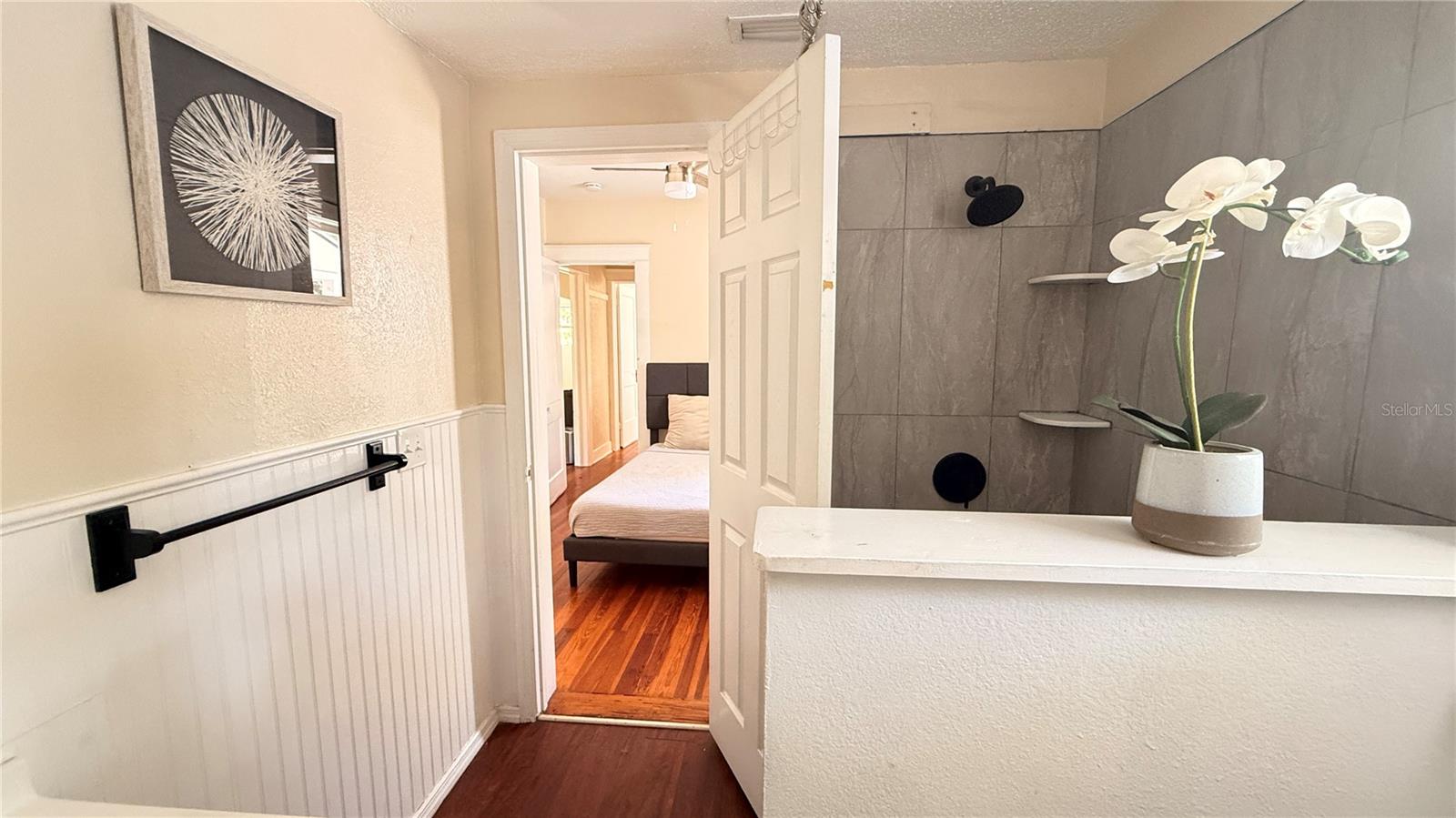 Image 17 of 30 For 905 Jones Street