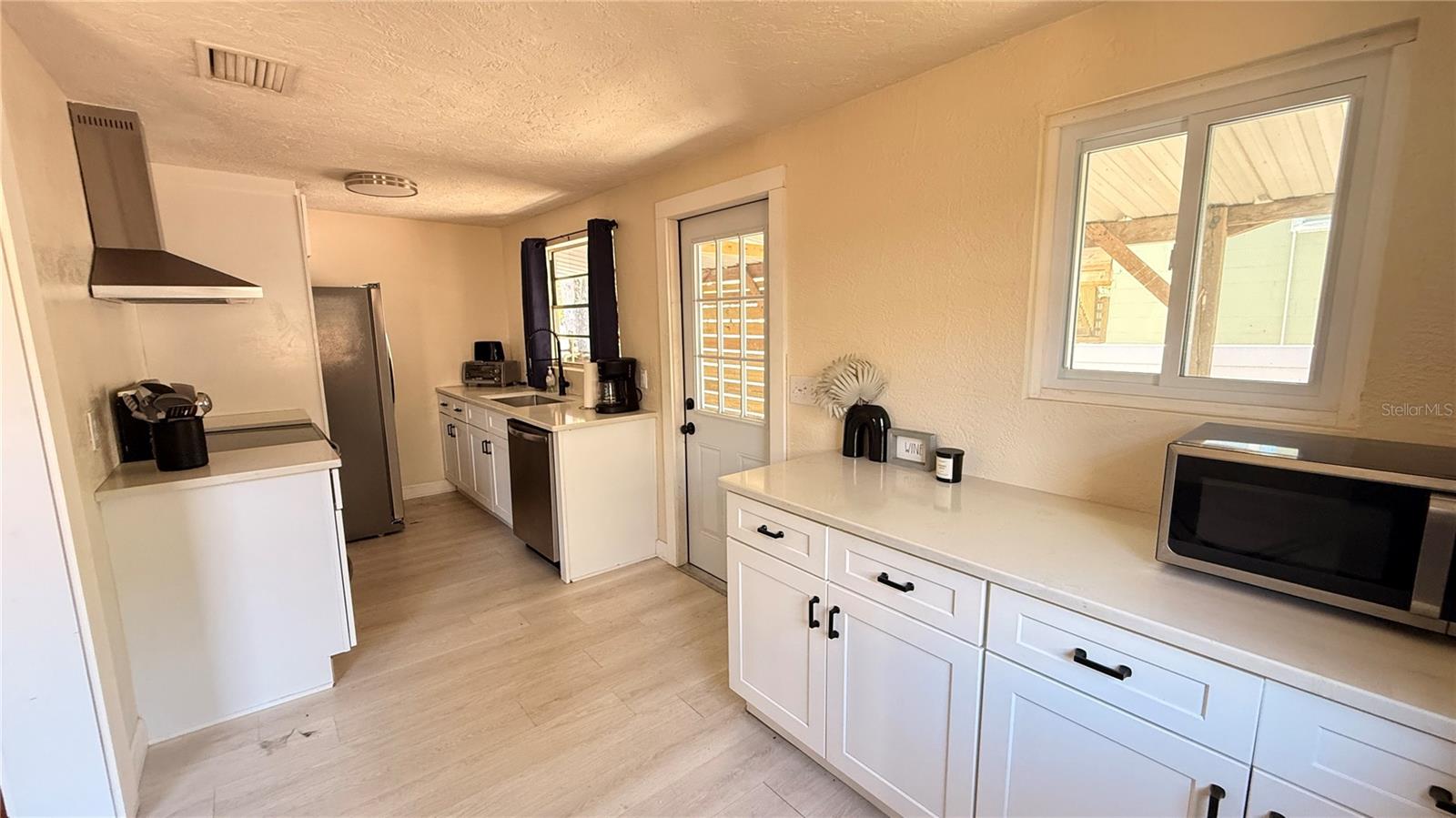 Image 18 of 30 For 905 Jones Street